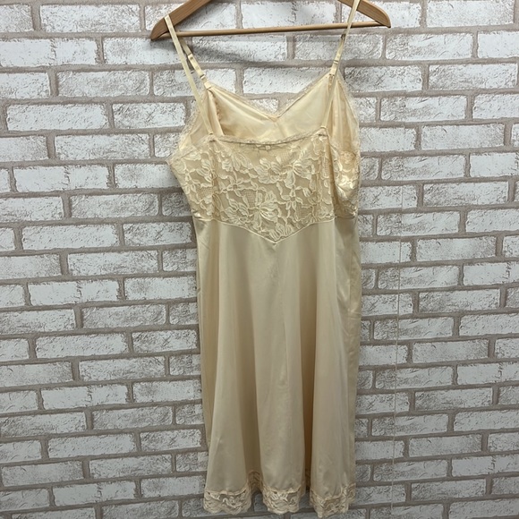 Vintage Vanity Fair Lace Trimmed Slip Dress In Cream 38 L - Picture 5 of 9